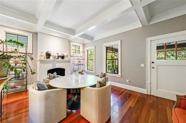 Foto del edificio - 868 Rosedale Rd NE