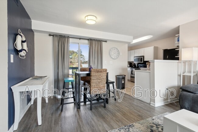 Foto del edificio - 910 Mediterranean Ave