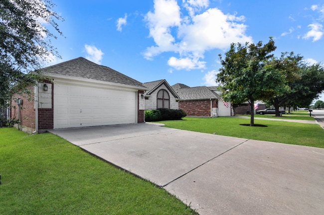Building Photo - 5619 Fair Hill Dr