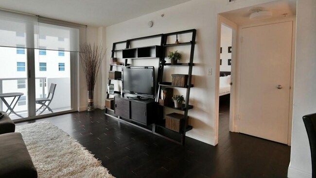 Building Photo - 9195 Collins Ave