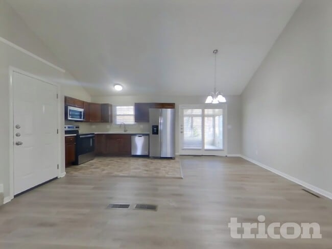 Building Photo - 15509 Kay Ave