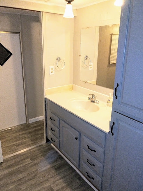 Baño - 43 W Baltimore St