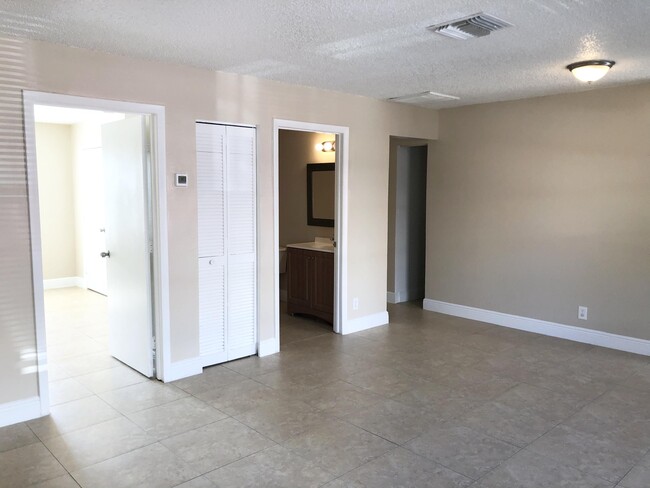Foto del edificio - 5276 Stacy St
