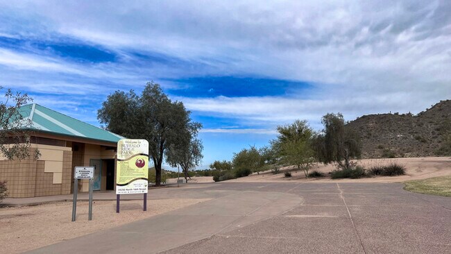 Building Photo - 3Bed/2Bath House House in North Phoenix! J...