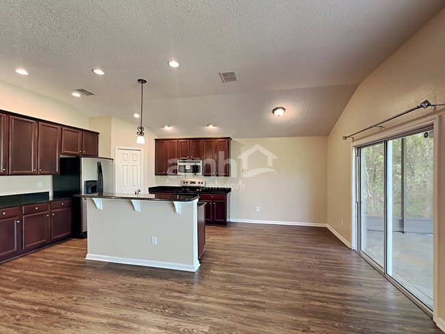 Building Photo - 612 Birchbark Trl