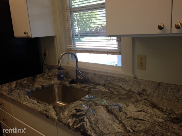 Foto del edificio - 4 br, 2 bath House - 411 Hill St 411 Hill St.