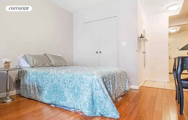 Building Photo - 322 E 39th St