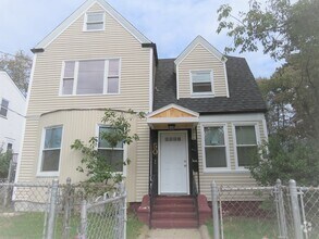 Building Photo - 50 Osceola St