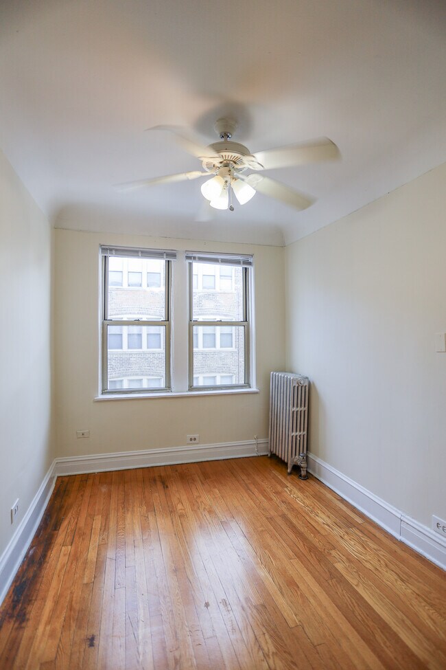 Foto del edificio - 2234 W Farwell Ave