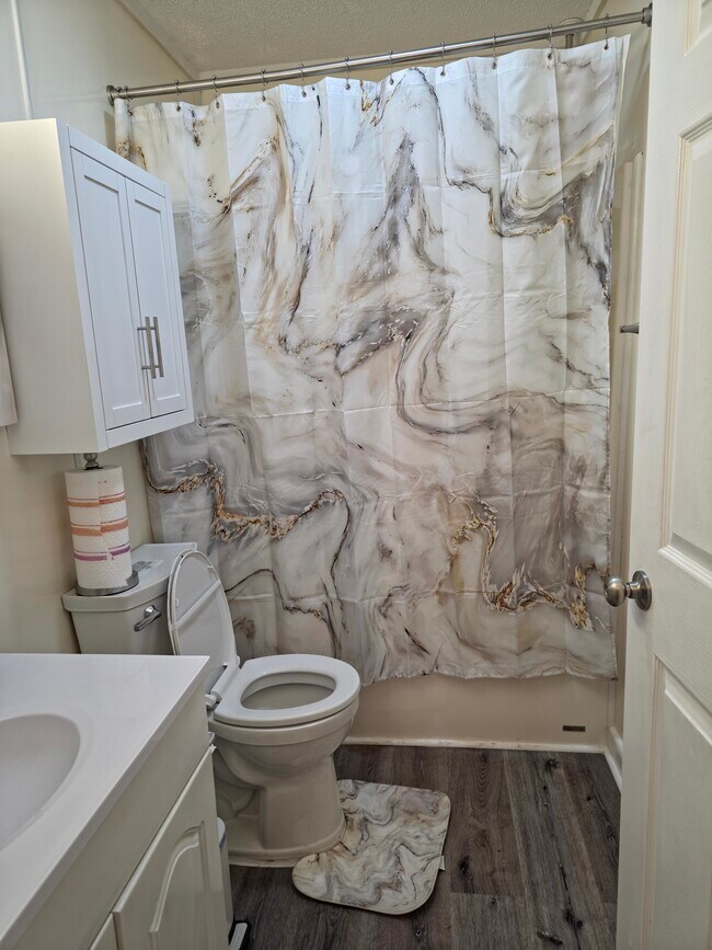 Building Photo - 1555 Lyons Center Rd