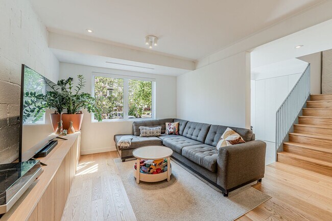 Photo du bâtiment - 10625 Av. Curotte