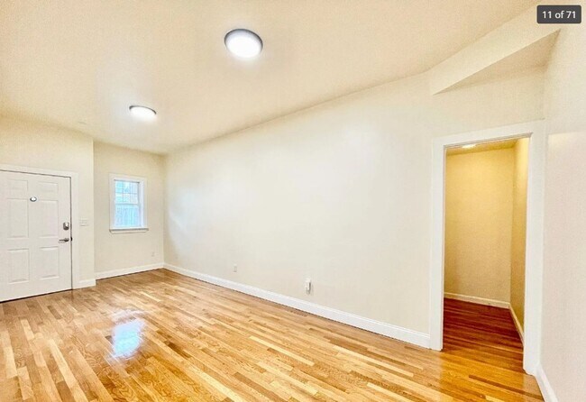 Photo - Nicely renovated, pet friendly 3 bed in So... House