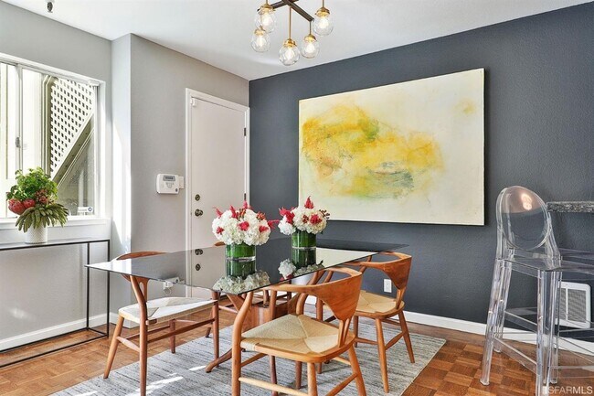 Photo - Remodeled 2bd/2ba in Stellar Location with... Apartment