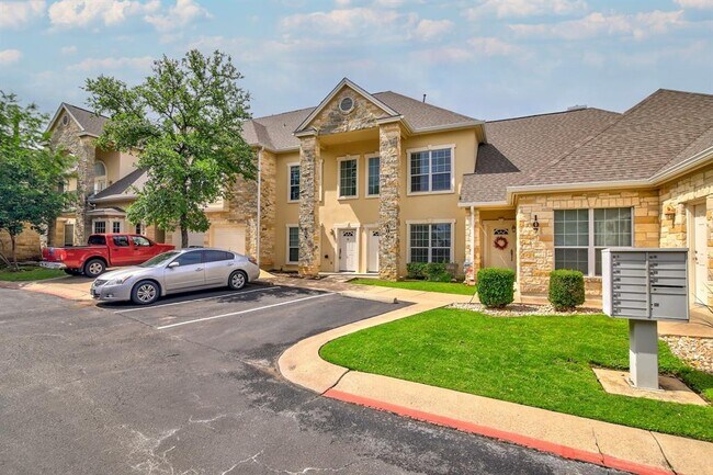 Building Photo - 10300 Morado Cove