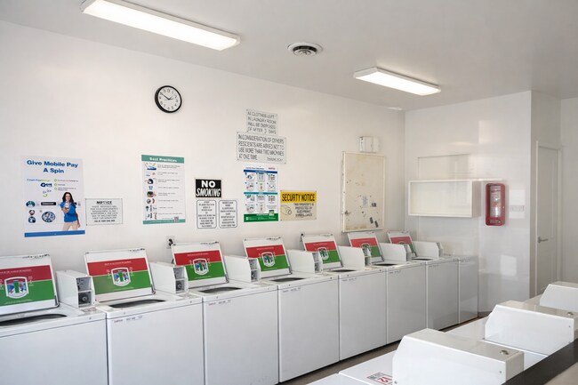 Foto del edificio - 1 Bed / 1 Bath Condo for Lease – Walk to Downtown La Mesa!