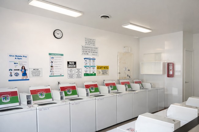 Building Photo - 1 Bed / 1 Bath Condo for Lease – Walk to Downtown La Mesa!