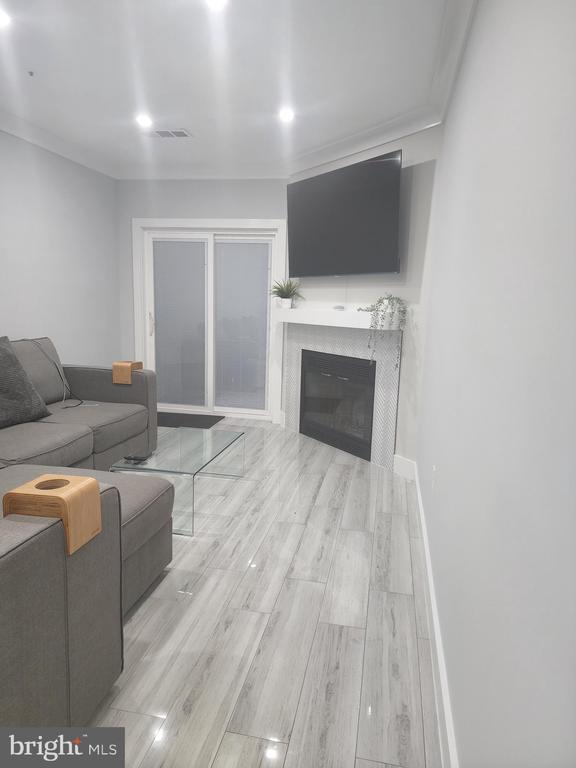 Building Photo - 255 S Pickett St