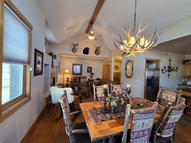 Foto del edificio - For Rent: Luxury Furnished Riverside Townhome *All Utilities Included*