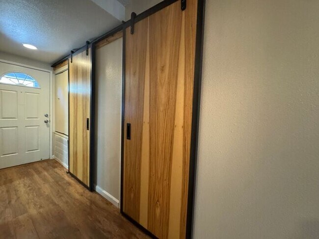 Building Photo - Fully Remodeled Lakeside Retreat at Virgin...