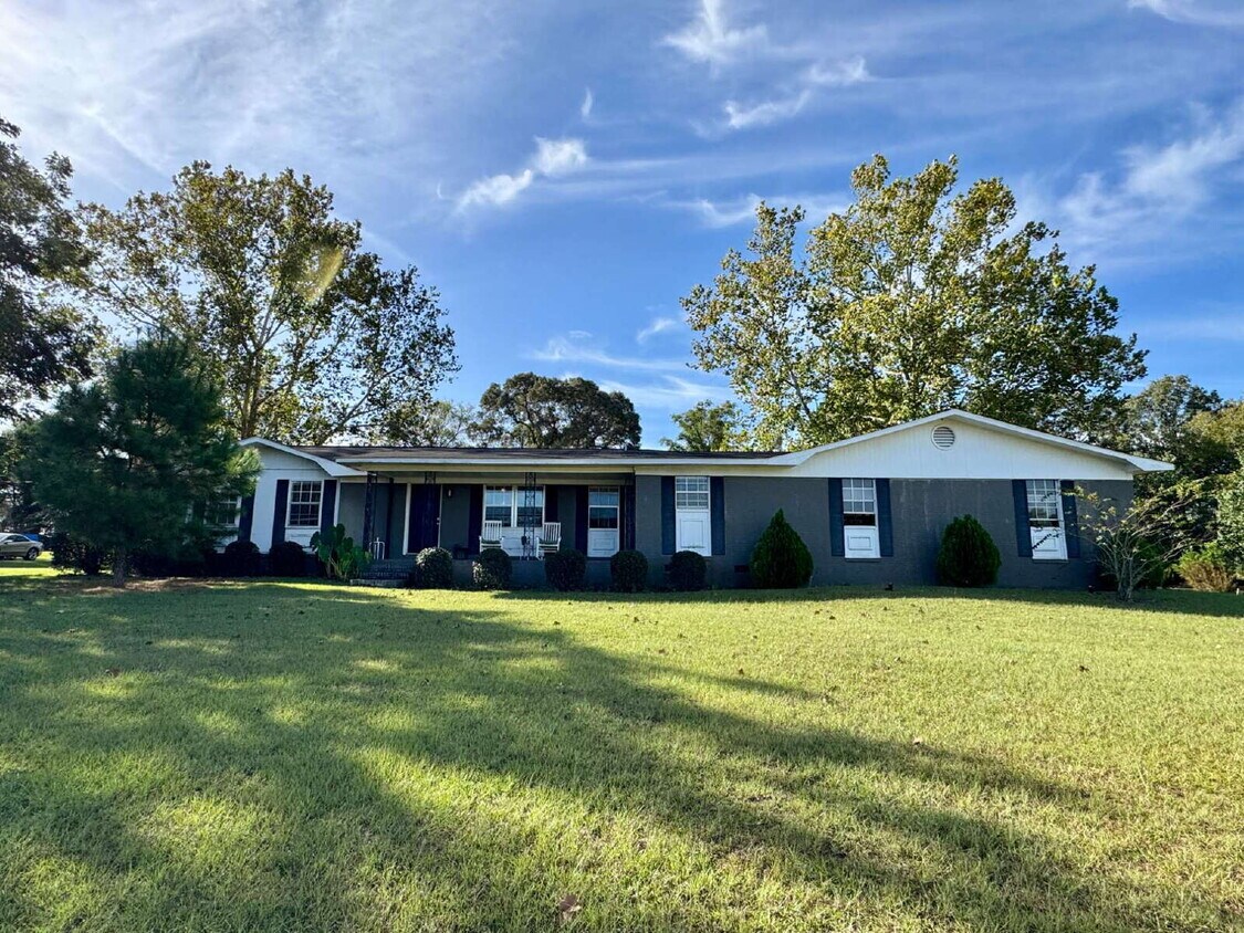 Foto principal - 163 Vining Dr