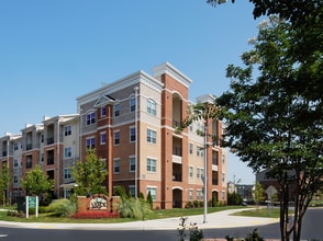Building Photo - Verde at Greenbelt Station