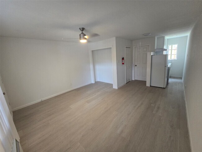 Foto del edificio - 2501 Yoakum Blvd