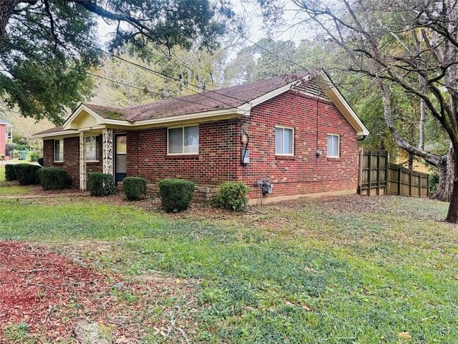 Foto del edificio - 320 Green Ridge Rd