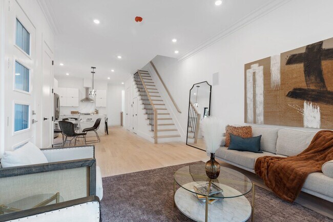 Building Photo - 44 Gautier Ave