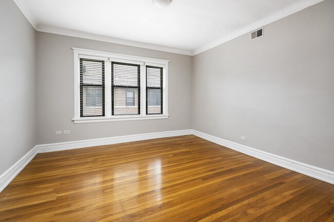 Foto del edificio - Reside on Irving Park