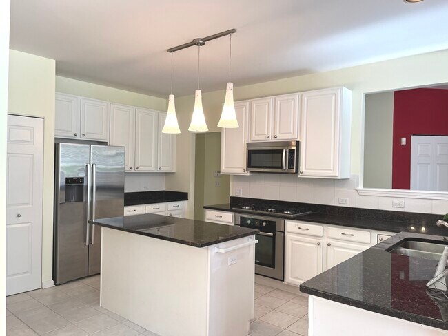 Building Photo - 2061 Inverness Dr