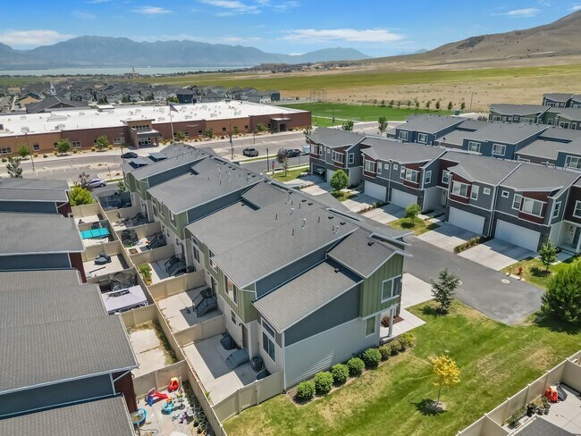 Building Photo - 4287 E Golden Cir