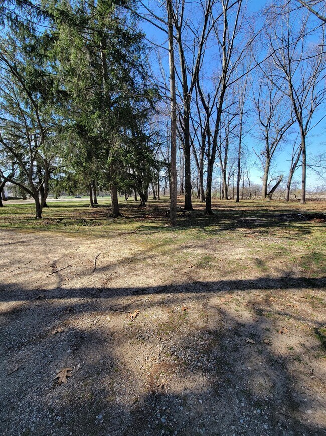 Building Photo - 10805 Warner Rd
