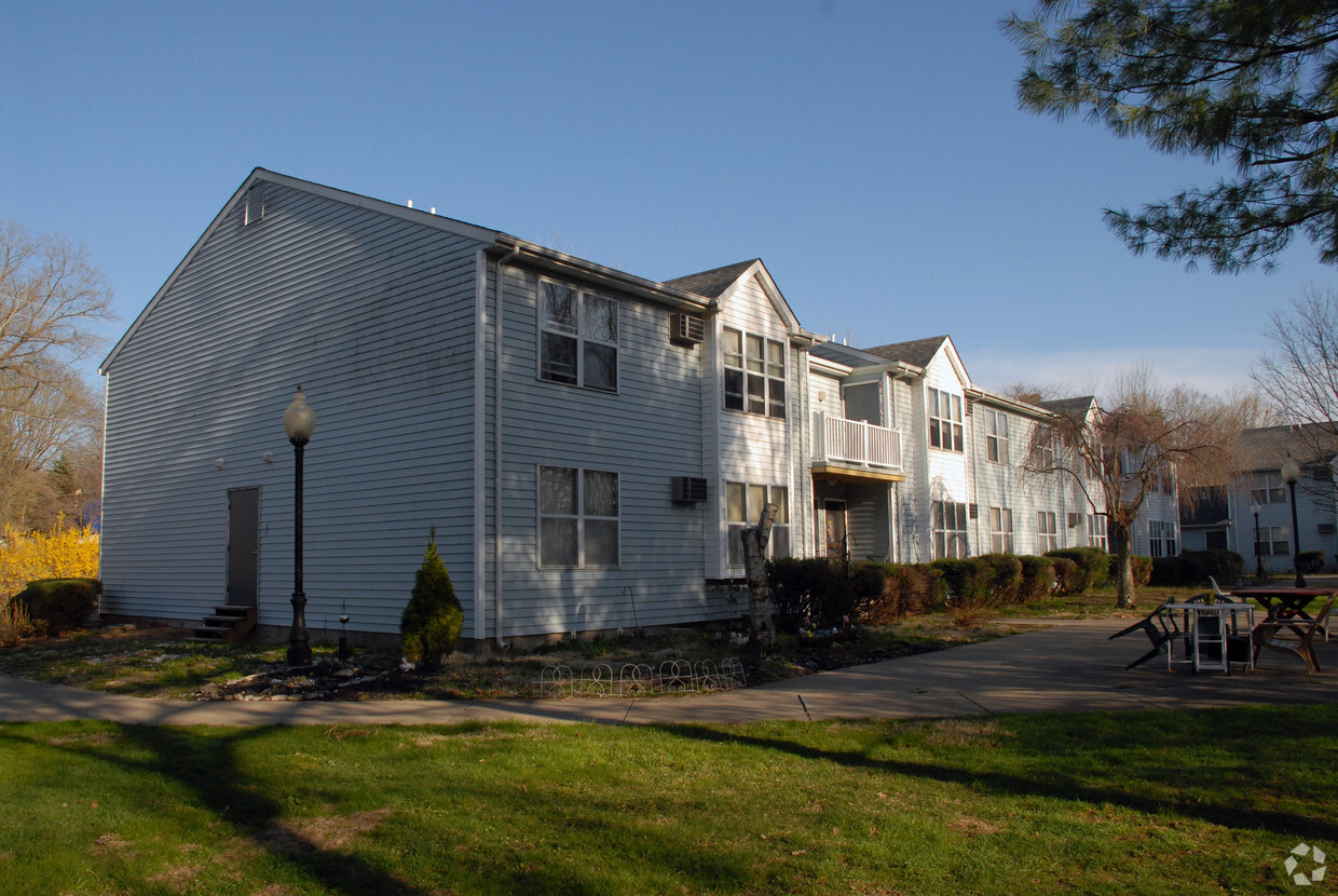 Foto del edificio - Briarwood Court Apartments