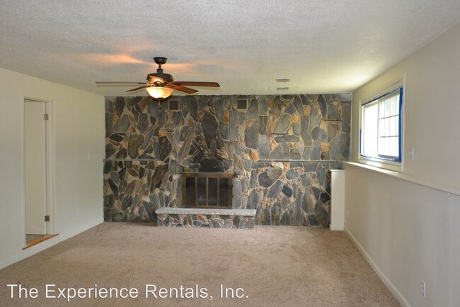 Building Photo - 2800 W McClellan St