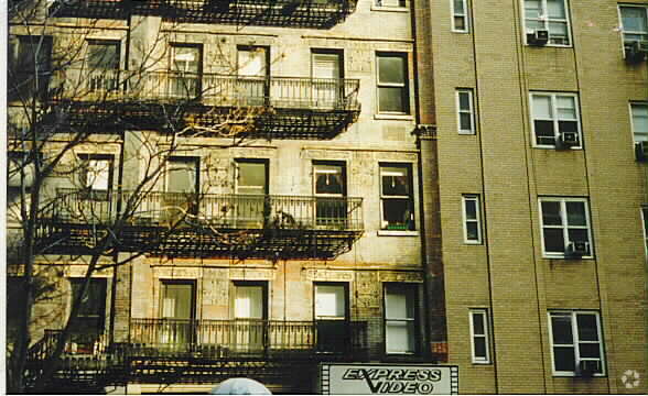 Primary Photo - 421 E 72nd St