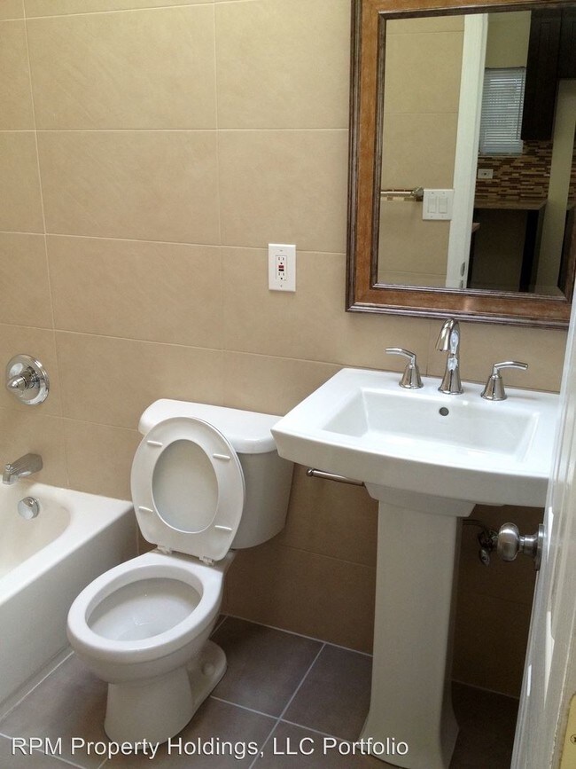 Building Photo - 2 br, 1.5 bath House - 21-64 48th street