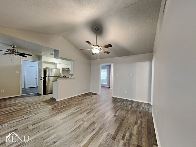 Foto del edificio - 5242 Grace Point Lane