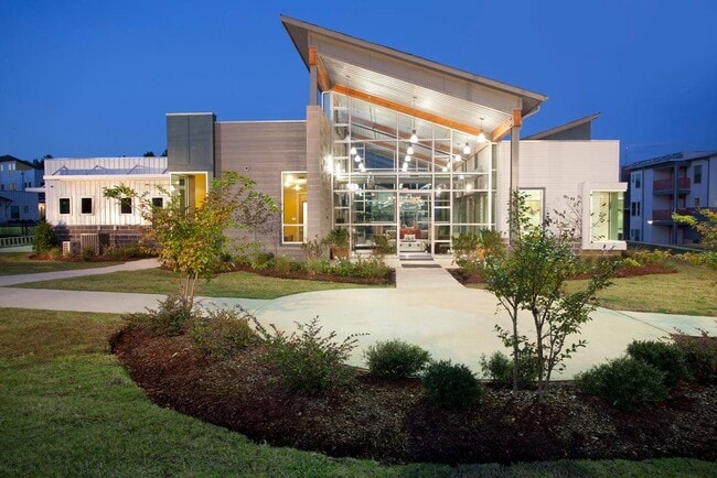 Building Photo - Saige Meadows