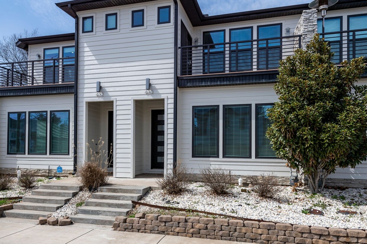 Foto principal - ***420 SW C Street***