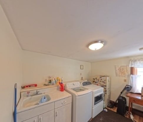 Building Photo - 9 Raymond St