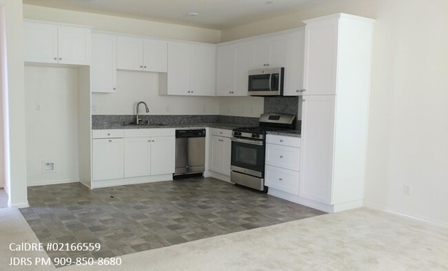 Building Photo - Eastvale 4 Bedroom Home