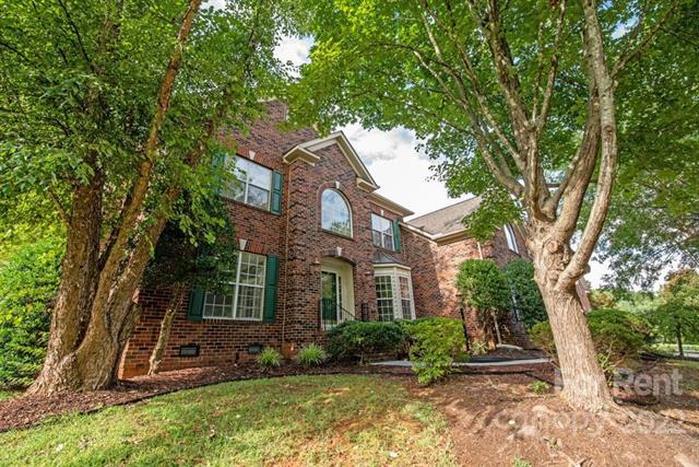 Foto del edificio - 908 Robinbrook Ln