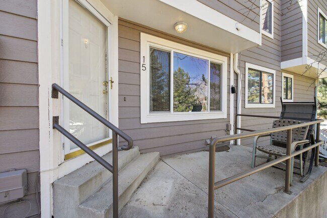 Building Photo - 2 Bedroom Townhome in Arvada