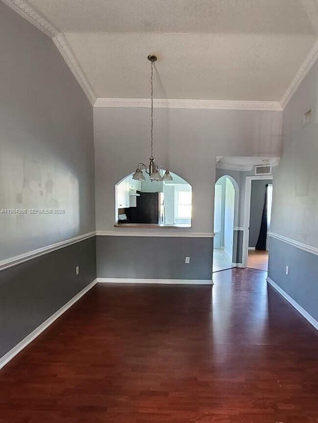 Building Photo - 1251 SE 31st Ct