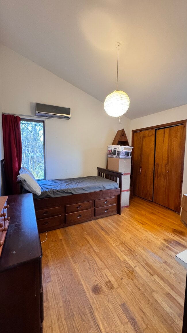 Foto del edificio - 148 Cat Rock Rd