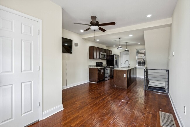 Photo - 2003 N Cleveland St House