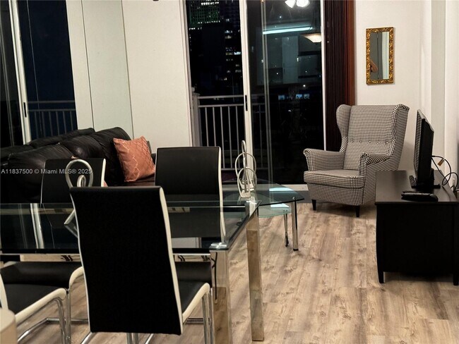 Foto del edificio - 185 SE 14th Terrace