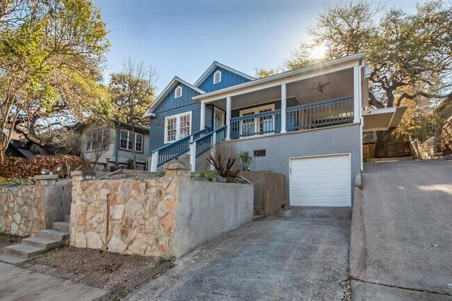 Building Photo - 1809 Alameda Dr