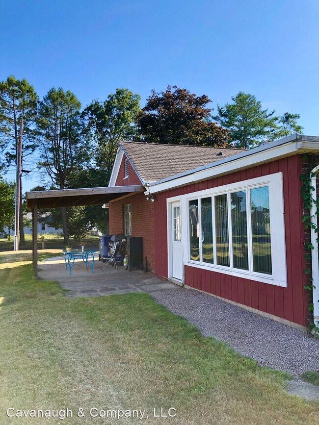Building Photo - 3 br, 2 bath House - 8 Sunset Drive