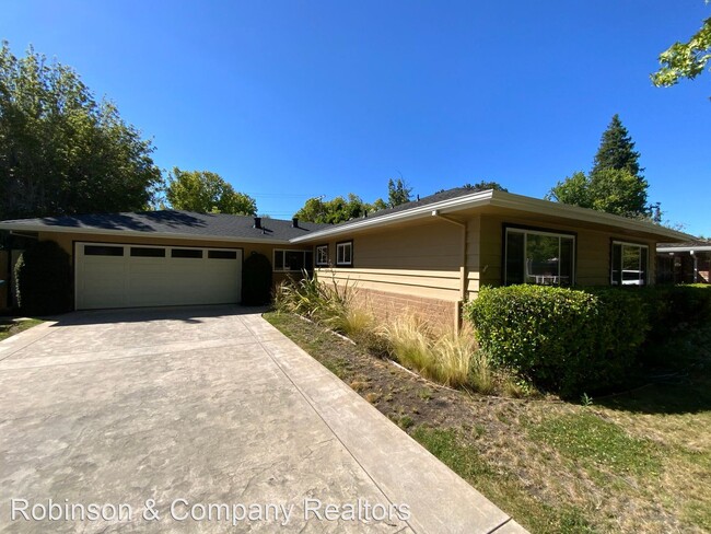 Building Photo - 3 br, 2 bath House - 450 Sherwood Way